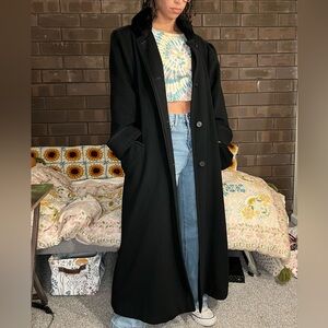 Vintage Black Steve by Searle Wool Overcoat 
Size 8